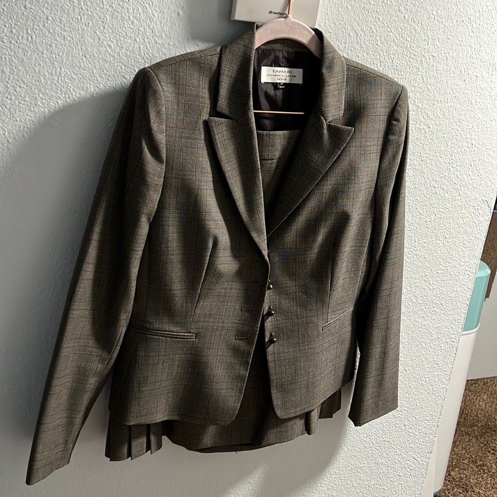 Tahari Suit - Arthur S. Levine